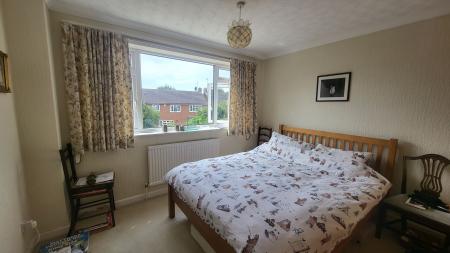 3 bedroom Detached house for sale in Cranwell Close, Leicester, LE5