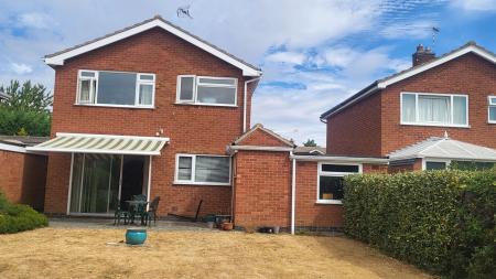 3 bedroom Detached house for sale in Cranwell Close, Leicester, LE5