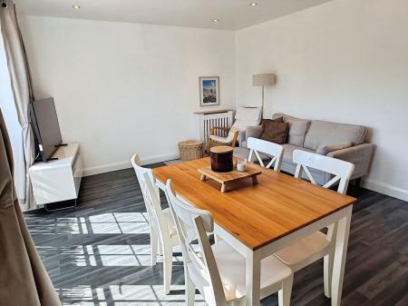 2 bedroom Flat for sale in Birkby Close, Hamilton, LE5