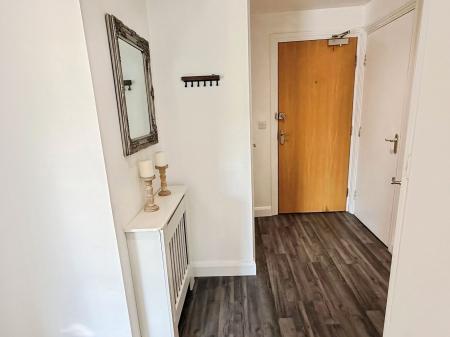 2 bedroom Flat for sale in Birkby Close, Hamilton, LE5