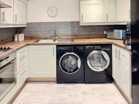 2 bedroom Flat for sale in Birkby Close, Hamilton, LE5
