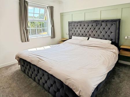 2 bedroom Flat for sale in Birkby Close, Hamilton, LE5