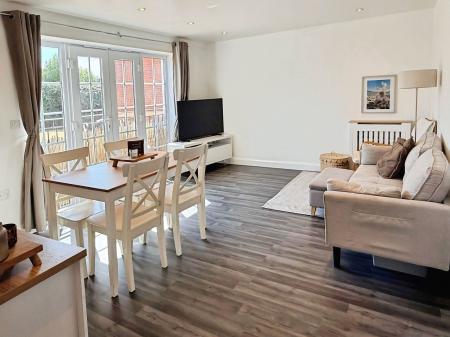 2 bedroom Flat for sale in Birkby Close, Hamilton, LE5