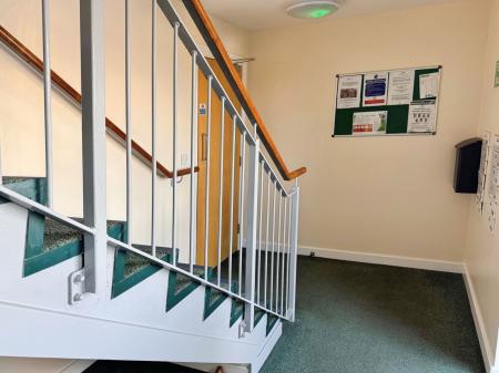 2 bedroom Flat for sale in Birkby Close, Hamilton, LE5