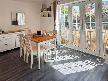 2 bedroom Flat for sale in Birkby Close, Hamilton, LE5