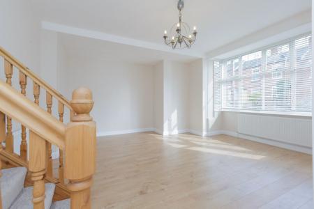 2 bedroom Flat to let in Holbrook Road, Leicester, LE2