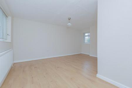2 bedroom Flat to let in Holbrook Road, Leicester, LE2