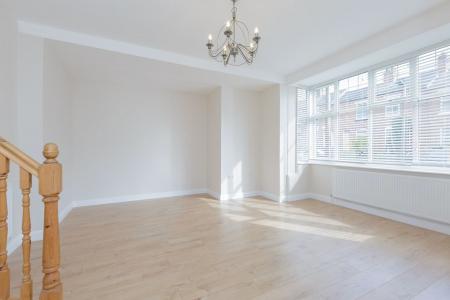 2 bedroom Flat to let in Holbrook Road, Leicester, LE2