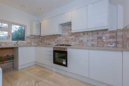 2 bedroom Flat to let in Holbrook Road, Leicester, LE2