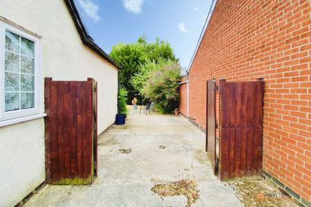 3 bedroom Bungalow for sale in Bindleys Lane, Great Glen, LE8