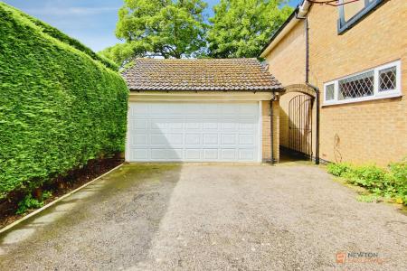 5 bedroom Detached house for sale in Church Lane, Stoughton, LE2