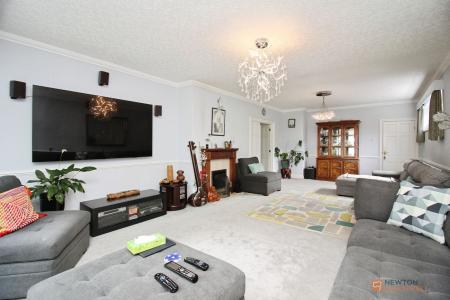 5 bedroom Detached house for sale in Church Lane, Stoughton, LE2