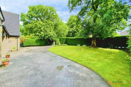 5 bedroom Detached house for sale in Church Lane, Stoughton, LE2