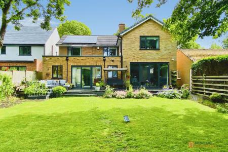 5 bedroom Detached house for sale in Church Lane, Stoughton, LE2