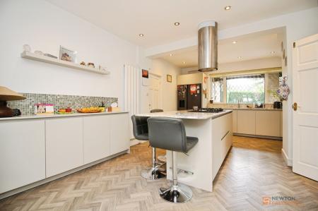 5 bedroom Detached house for sale in Church Lane, Stoughton, LE2