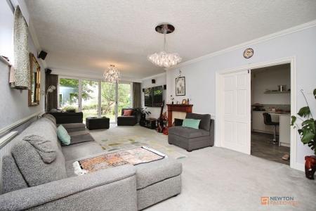 5 bedroom Detached house for sale in Church Lane, Stoughton, LE2