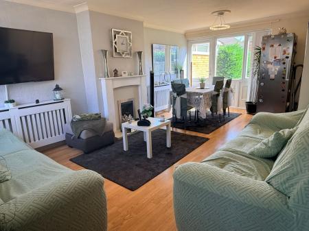3 bedroom Semi-detached house for sale in Briar Meads, Oadby, LE2