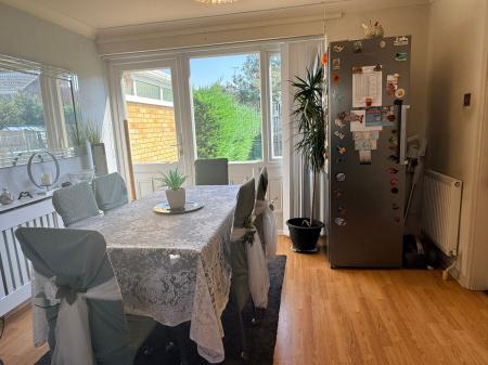 3 bedroom Semi-detached house for sale in Briar Meads, Oadby, LE2