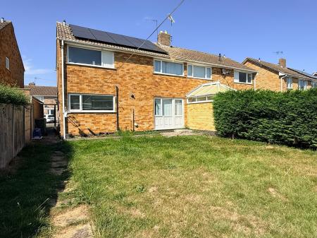 3 bedroom Semi-detached house for sale in Briar Meads, Oadby, LE2