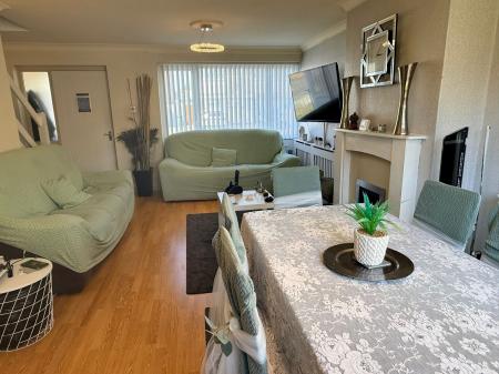 3 bedroom Semi-detached house for sale in Briar Meads, Oadby, LE2