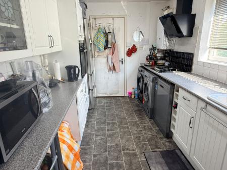 3 bedroom Semi-detached house for sale in Briar Meads, Oadby, LE2