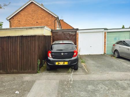3 bedroom Terraced House for sale in Borrowdale Way, Leicester, LE5