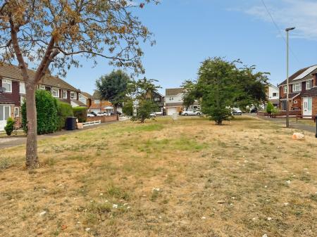 3 bedroom Terraced House for sale in Borrowdale Way, Leicester, LE5