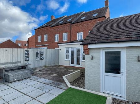 3 bedroom Terraced House for sale in Barnards Way, Kibworth Harcourt, LE8