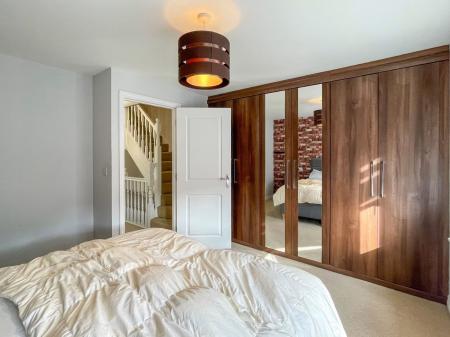 3 bedroom Terraced House for sale in Barnards Way, Kibworth Harcourt, LE8
