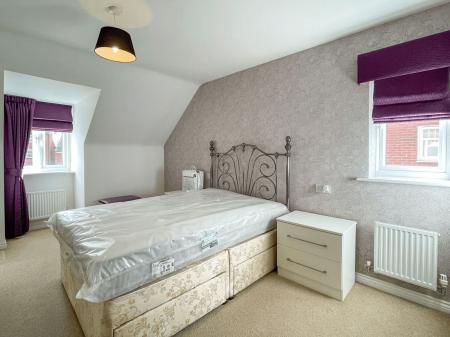 3 bedroom Terraced House for sale in Barnards Way, Kibworth Harcourt, LE8