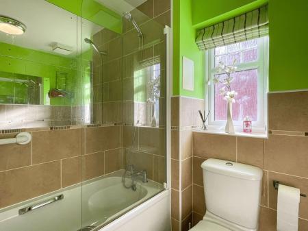3 bedroom Terraced House for sale in Barnards Way, Kibworth Harcourt, LE8