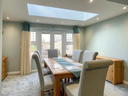3 bedroom Terraced House for sale in Barnards Way, Kibworth Harcourt, LE8