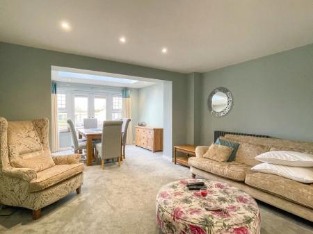 3 bedroom Terraced House for sale in Barnards Way, Kibworth Harcourt, LE8