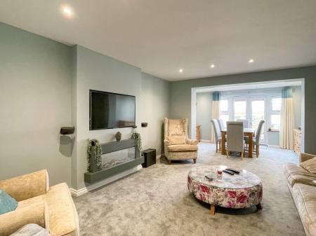 3 bedroom Terraced House for sale in Barnards Way, Kibworth Harcourt, LE8