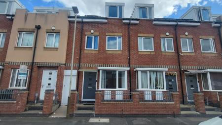 3 bedroom Terraced House for sale in Meynell Road, Leicester, LE5