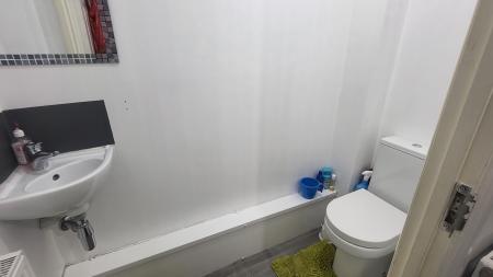 3 bedroom Terraced House for sale in Meynell Road, Leicester, LE5