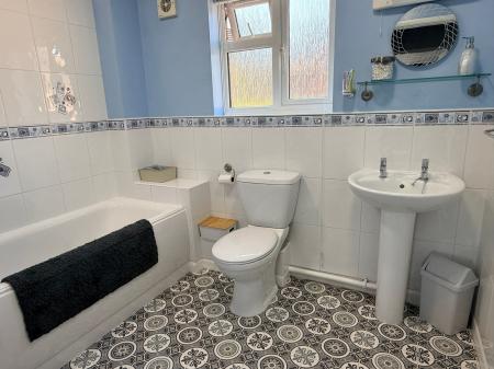 3 bedroom Detached house for sale in Elliot Close, Oadby, LE2