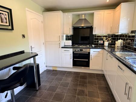 3 bedroom Detached house for sale in Elliot Close, Oadby, LE2
