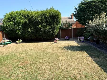3 bedroom Detached house for sale in Elliot Close, Oadby, LE2