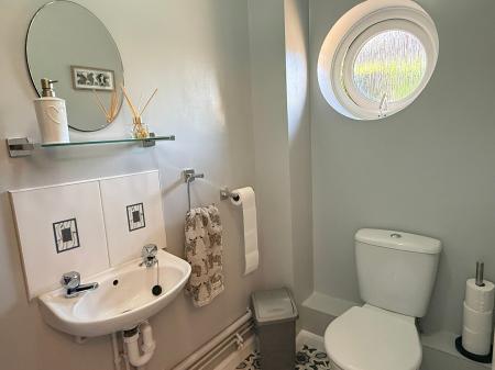 3 bedroom Detached house for sale in Elliot Close, Oadby, LE2