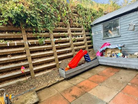 2 bedroom Terraced House for sale in White Hart Close, Billesdon, LE7