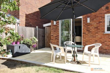 5 bedroom Detached house for sale in Thurlow Close, Oadby, LE2