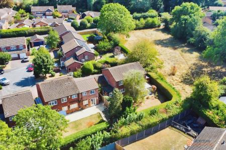 5 bedroom Detached house for sale in Thurlow Close, Oadby, LE2