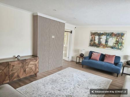 5 bedroom Detached house for sale in Thurlow Close, Oadby, LE2