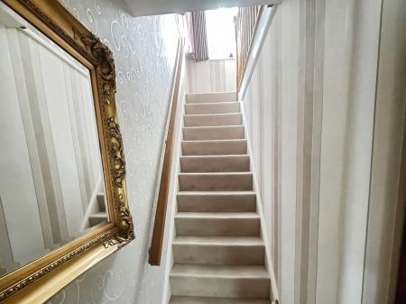3 bedroom Detached house for sale in Kent Drive, Oadby, LE2