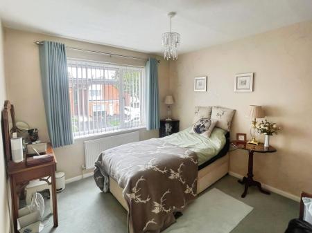 3 bedroom Detached house for sale in Kent Drive, Oadby, LE2