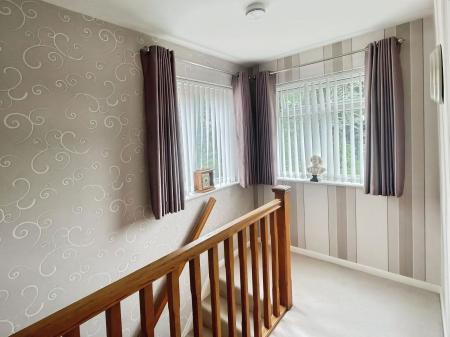 3 bedroom Detached house for sale in Kent Drive, Oadby, LE2