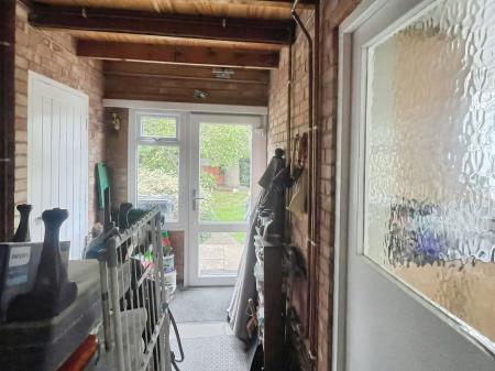 3 bedroom Detached house for sale in Kent Drive, Oadby, LE2