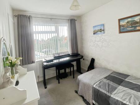 3 bedroom Detached house for sale in Kent Drive, Oadby, LE2