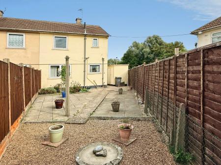 2 bedroom Semi-detached house for sale in Brindley Rise, Leicester, LE5